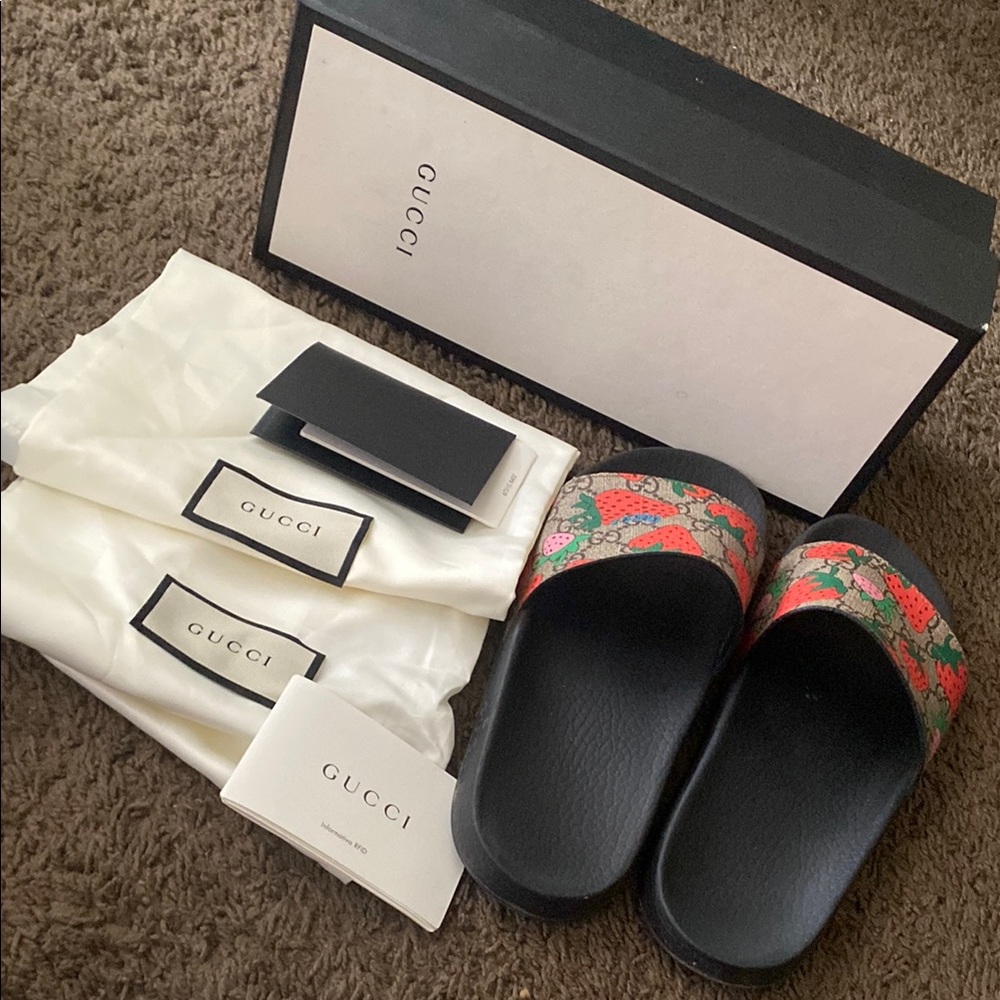 Gucci Strawberry Print Slides - Picture 5 of 5